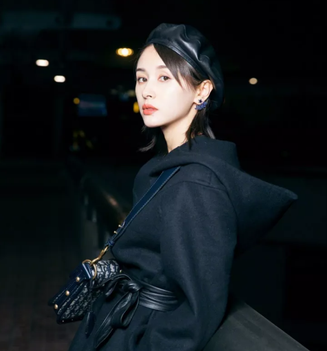 今年秋冬最chic！原來短發(fā)和帽子這么配?。? border=