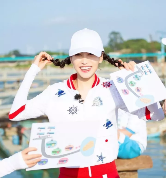 今年秋冬最chic！原來短發(fā)和帽子這么配??！